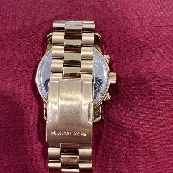 Michael Kors Gold Runway Watch - Picture 2 of 7